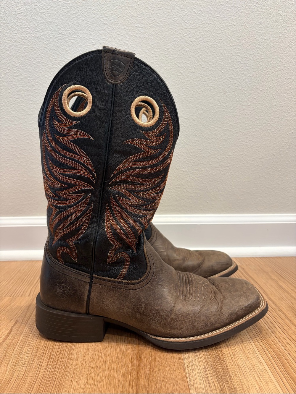 Ariat Brown Foot with Black Shaft Western Cowboy Boots - Picture 2 of 9